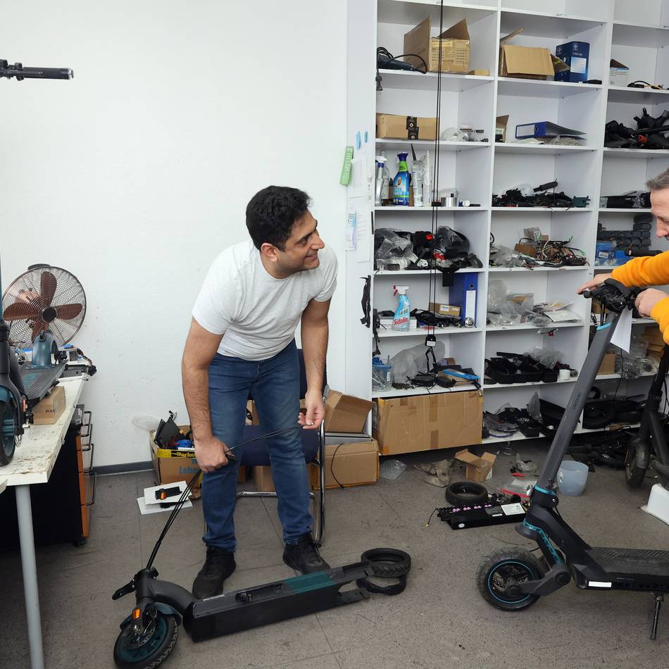 Wirtschaft in Mönchengladbach: Scooterwerkstatt wächst rasant und zieht um