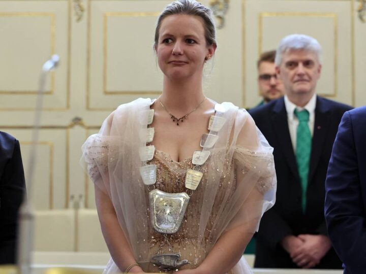 Brauchtum in Mönchengladbach: CDU-Politikerin zur Schützenkönigin gekrönt