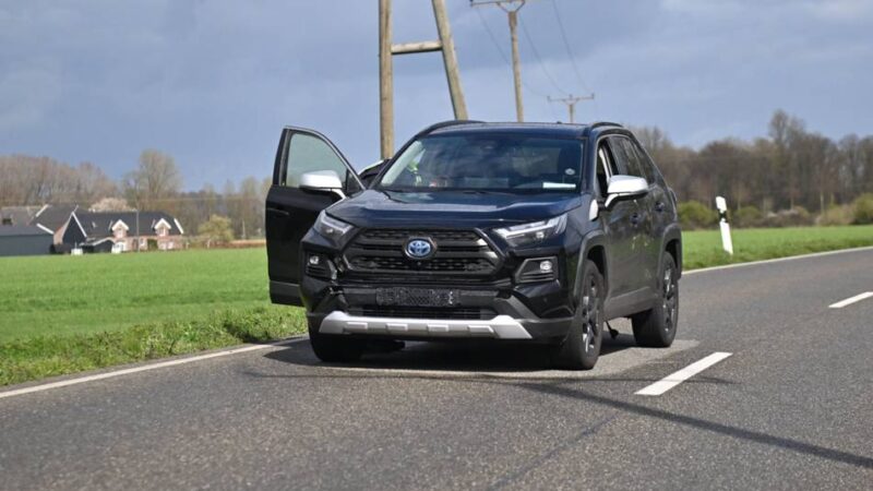 Niederrhein-Alarm: Eifersuchtsdrama mit Verfolgungsjagd – Frau flieht über A57 vor Ex-Partner