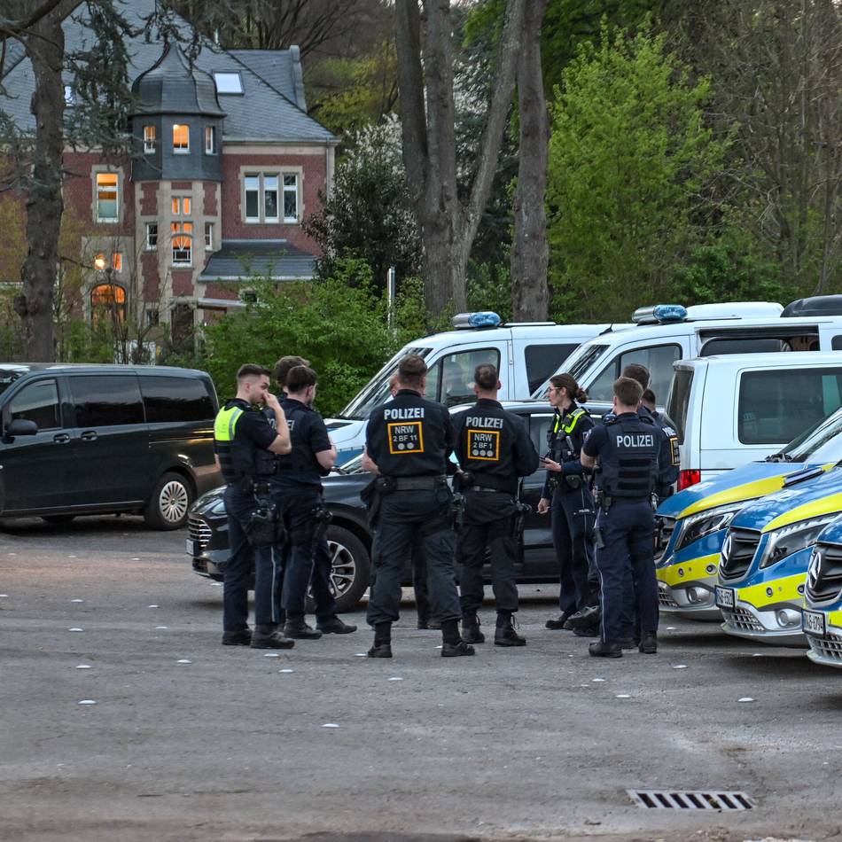 Polizei fahndet mit Hubschrauber: Gewalttätiger Sträfling flieht aus LVR-Klinik in Viersen