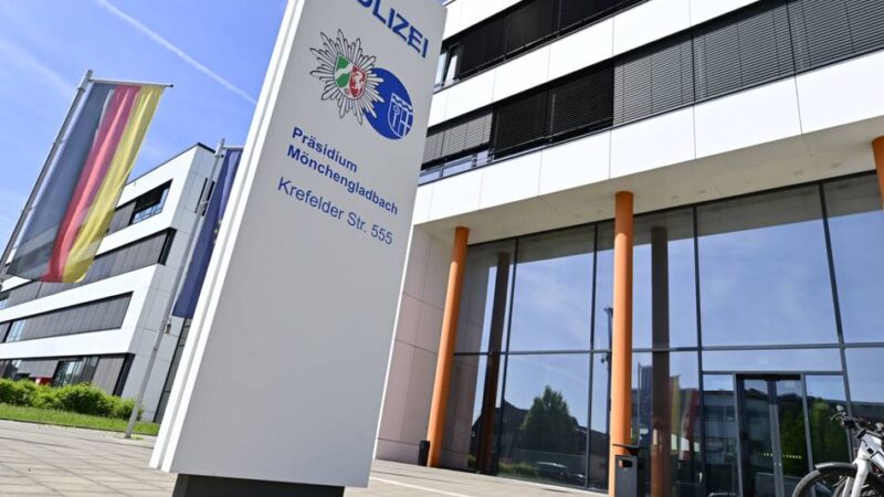 Behörde in Mönchengladbach: Polizisten nach Belästigungsvorwürfen vom Dienst suspendiert