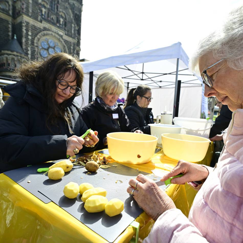 Aktion in Mönchengladbach: „Selbst einfache Dinge wie Zwiebeln sind vielen Kindern fremd“