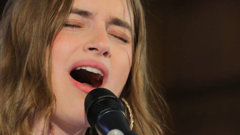 Auftritt in Sonsbeck: Anne Mosters begeistert bei Konzert-Premiere