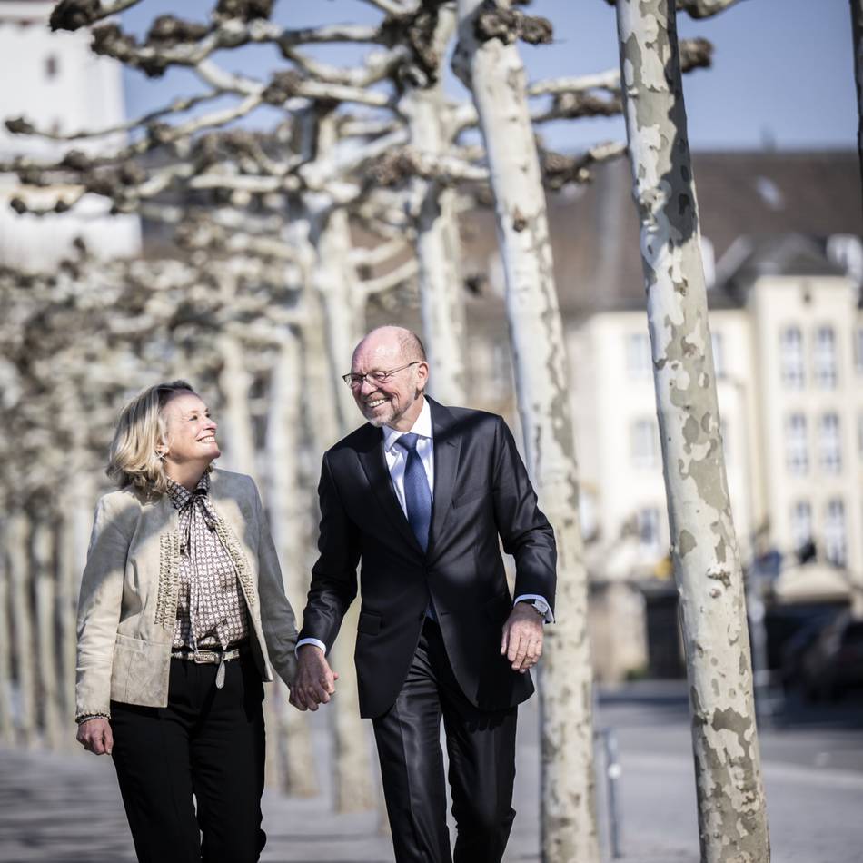 Bekanntes Politikerpaar aus Düsseldorf: Sie spendet ihm eine Niere – „Nehmt eure Organe nicht mit in den Himmel“