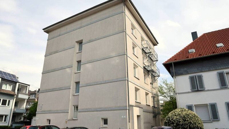 Geschichtstour in Leverkusen: Vom Bunker zum Wohnhaus – Wandlung eines stummen Zeitzeugen