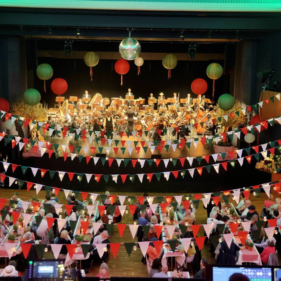 Festival von Bayer Kultur in Leverkusen: Dolce Vita im Erholungshaus – mit einer Prise Zukunftssorge