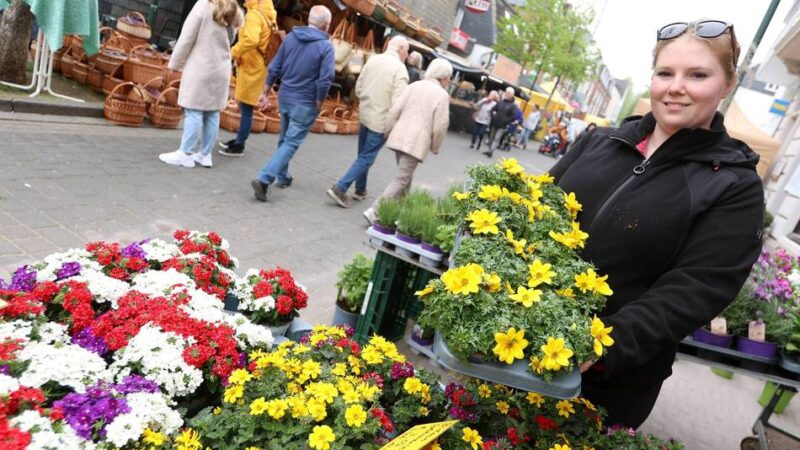 Frühlingsmarkt: „Blühendes Schlebusch“ zieht Massen in die Fußgängerzone