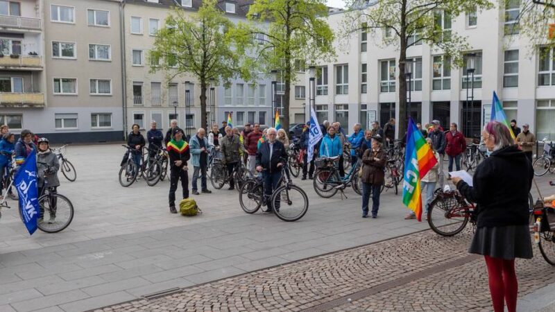 Fahrrad-Demo in Krefeld: Friedensbündnis ruft zu Ostermarsch 2026 auf