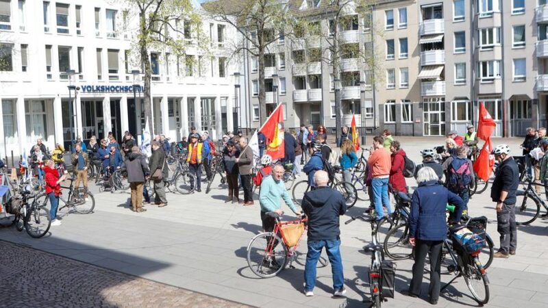 Ostermarsch in Krefeld 2026: „Ich möchte nicht gezwungen werden, in einen Krieg zu ziehen“