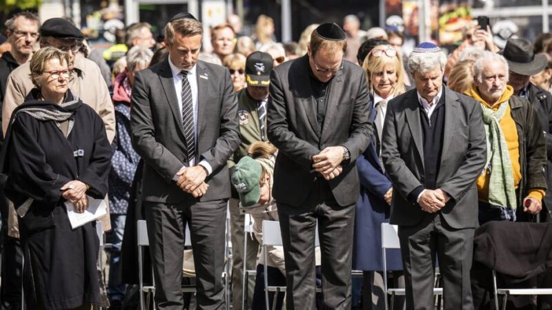 Erinnerung und Mahnung zugleich: Shoah-Gedenken in Düsseldorf – 2633 Namen gegen das Vergessen