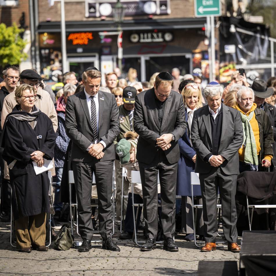 Erinnerung und Mahnung zugleich: Shoah-Gedenken in Düsseldorf – 2633 Namen gegen das Vergessen
