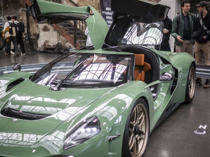 Automobil-Event auf dem Areal Böhler: Ultrace bringt 3-Million-Euro Auto nach Düsseldorf