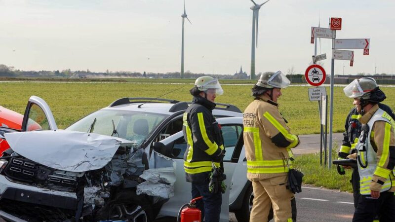 Verkehrsunfälle in Krefeld: Vier Verletzte bei zwei Verkehrsunfällen am Mittwochabend