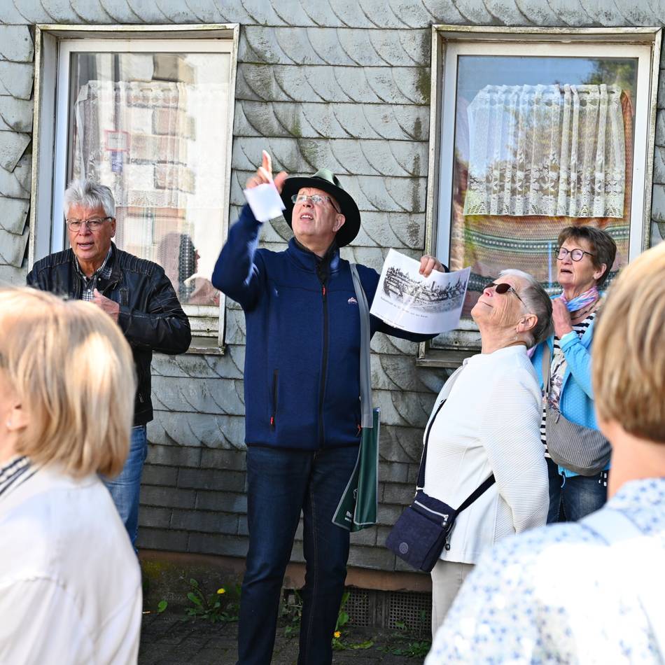 Kulinarische Stadtwanderung in Radevormwald: Wanderer kommen in Rade auf den Geschmack