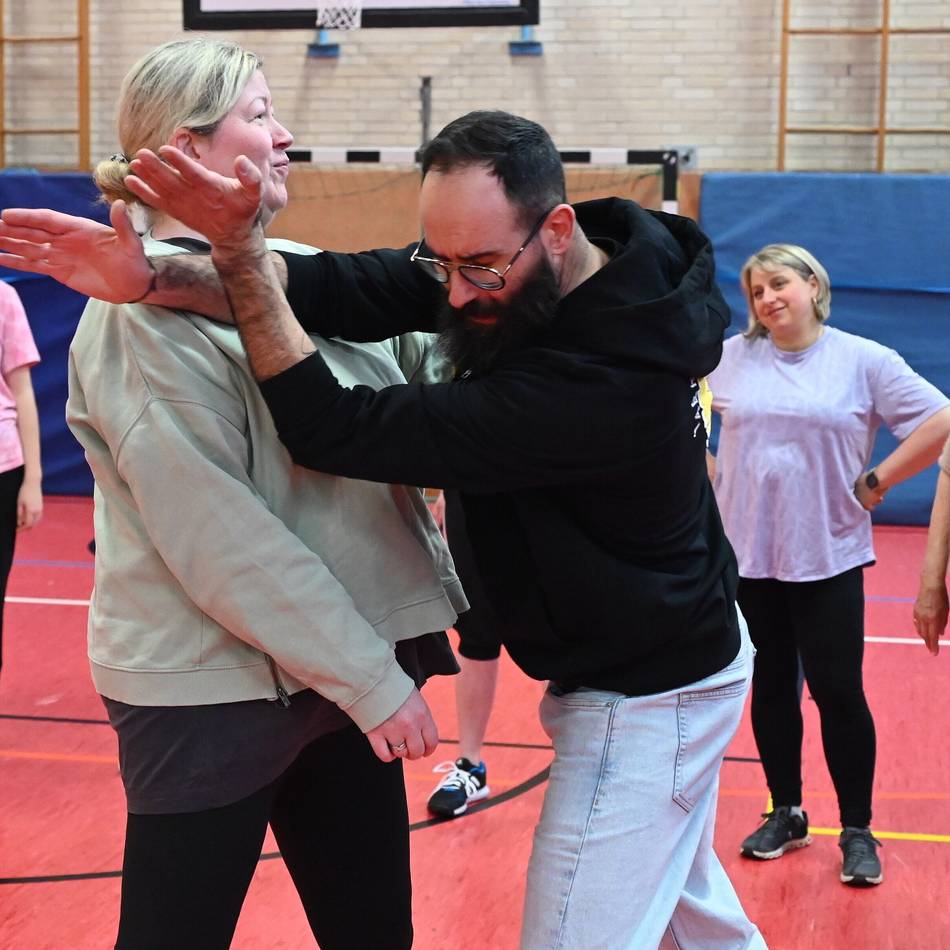 Selbstverteidigung für Frauen in Radevormwald: Es beginnt mit einem lauten Schrei