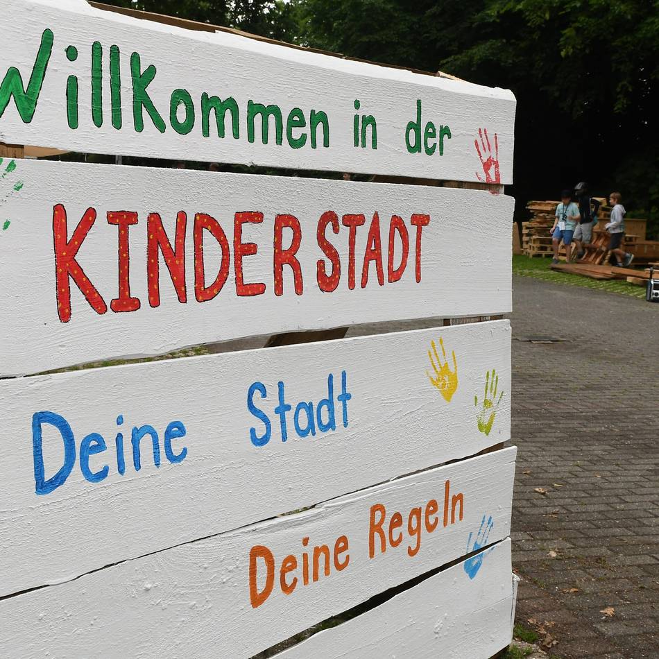 Wohin in den Sommerferien?: Ratinger Kinder bauen ihre eigene Stadt