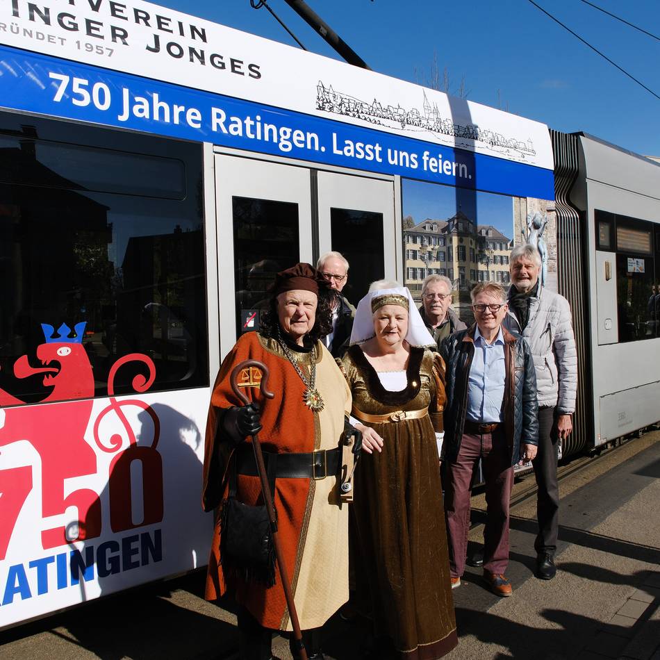 Am Mittwoch war der Start: Jubiläumsbahn: U72 fährt mit Ratinger Wahrzeichen