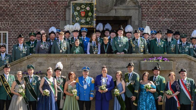 Stadtschützenfest Emmerich: Maik Bergerfurth und Lina Rudolph sind das neue Stadtkönigspaar