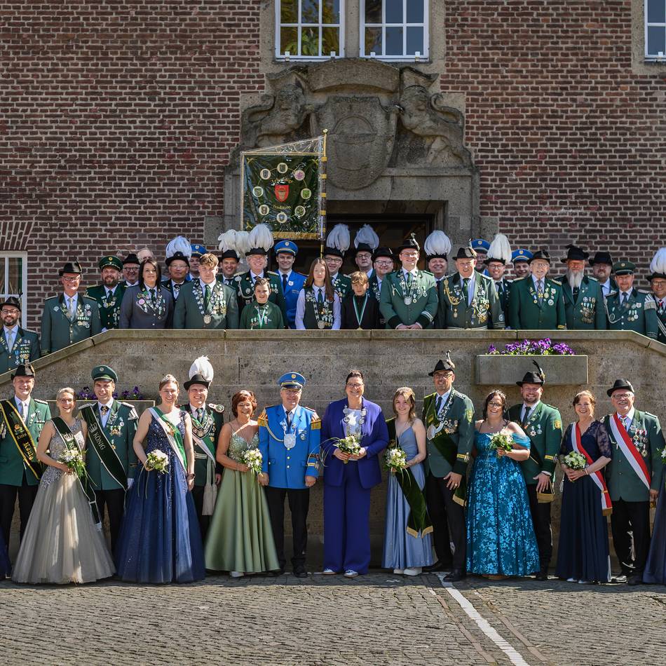 Stadtschützenfest Emmerich: Maik Bergerfurth und Lina Rudolph sind das neue Stadtkönigspaar