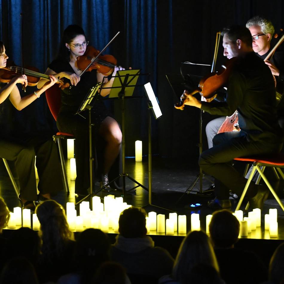 Konzert in Radevormwald: Streichquartett trifft auf Kerzenschein