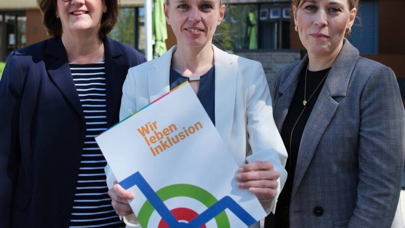 Protesttag in Heiligenhaus: Flashmob am Rathaus – Verein kämpft für Rechte Behinderter