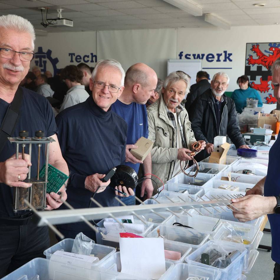 Besonderer Flohmarkt in  Leverkusen: Verstorbener Funker hinterlässt Verein einen Technik-Schatz