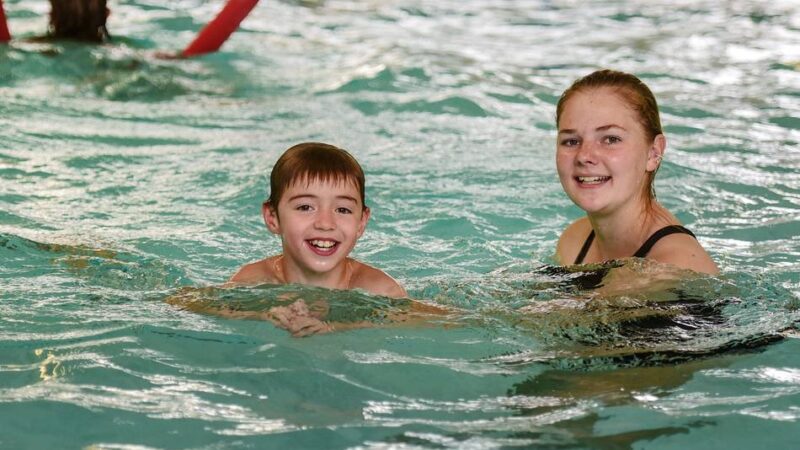 Bürgerbad in Elten: Emmerich kämpft um Millionen für marodes Schwimmbad