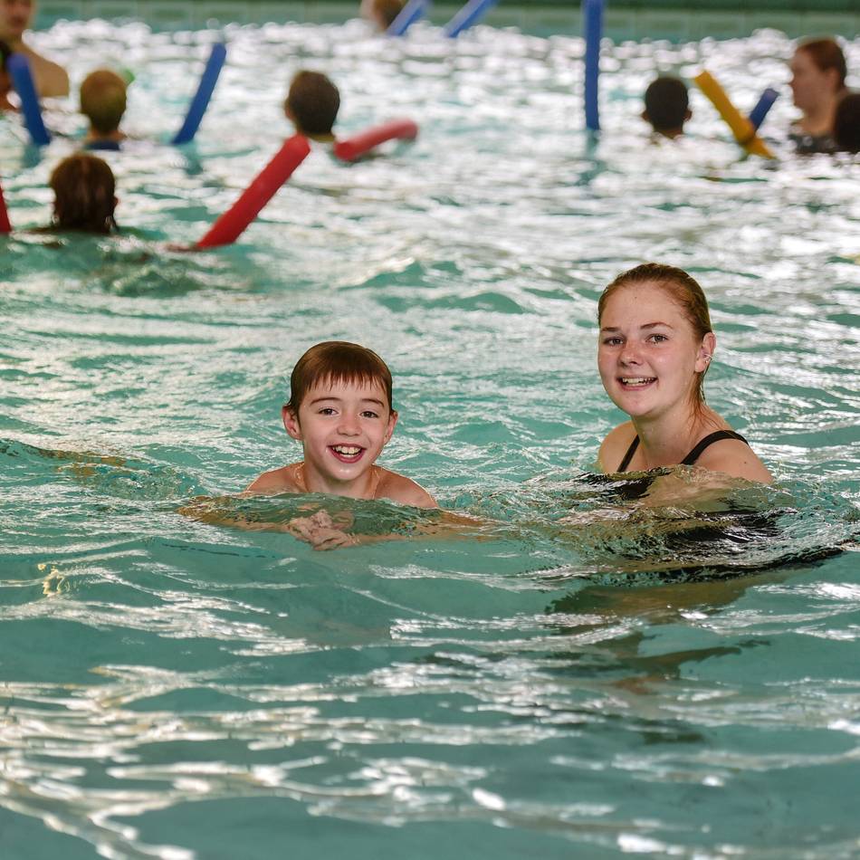 Bürgerbad in Elten: Emmerich kämpft um Millionen für marodes Schwimmbad