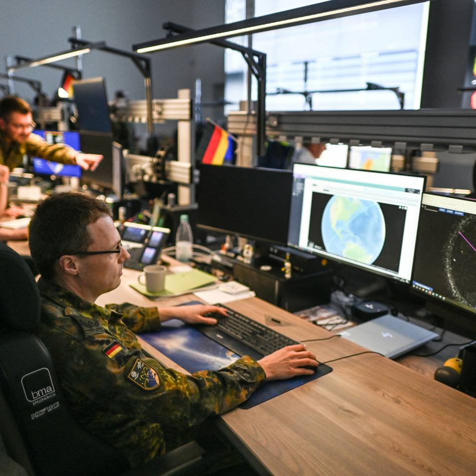 Weltraumkommando der Bundeswehr in Uedem: Wie aus drei Mann mit Laptop Deutschlands Weltraumzentrale wurde