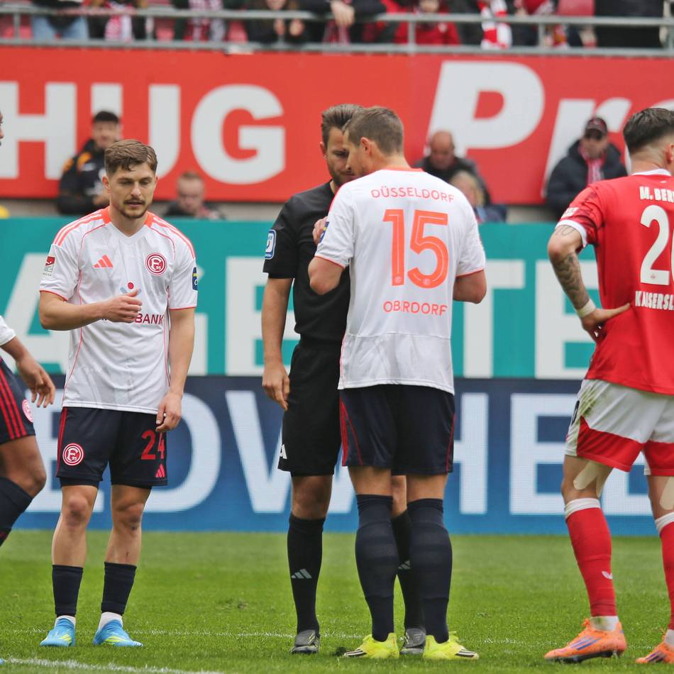 Beim 0:3 auf dem Betzenberg: Was während der Halbzeit in der Fortuna-Kabine passiert ist