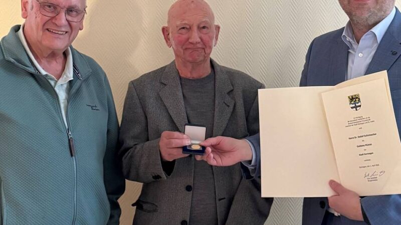 Verdienst um deutsch-französische Freundschaft: Stadt zeichnet Detlef Schirmacher mit Goldener Münze aus