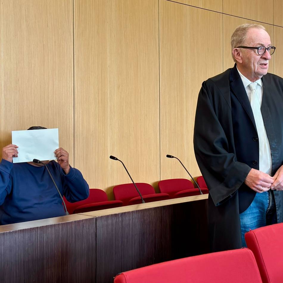 Gericht in Düsseldorf: Taxifahrt endet vor Gericht – Angeklagter soll Fahrer mit Messer bedroht haben