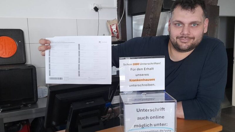 Petition für Krankenhaus-Erhalt: „Zukunft Wermelskirchen“ sammelt Unterschriften nun auch analog
