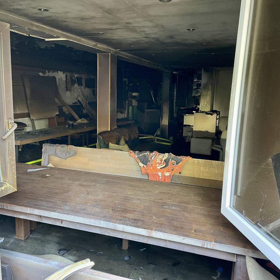 Feuerwehr-Großeinsatz in Wermelskirchen: Stephanus-Gemeindezentrum nach Brand vorerst nicht nutzbar