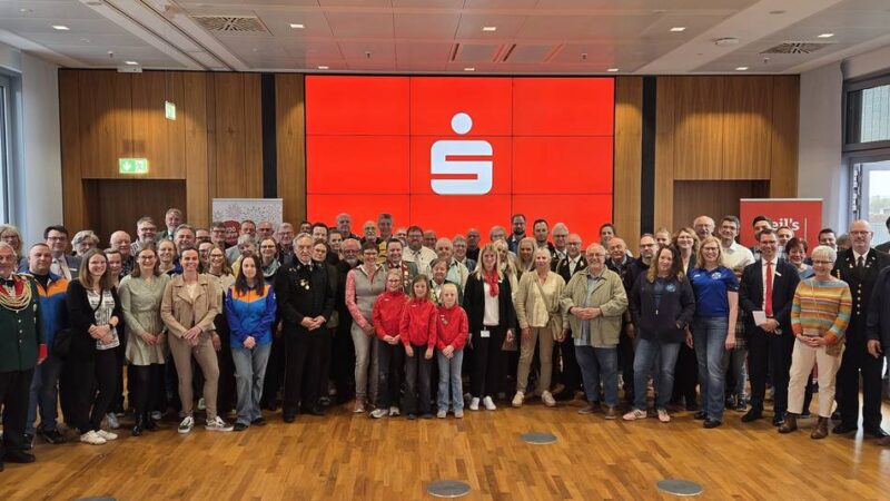 Mit 273.000 Euro: Kreissparkasse Heinsberg fördert Vereine