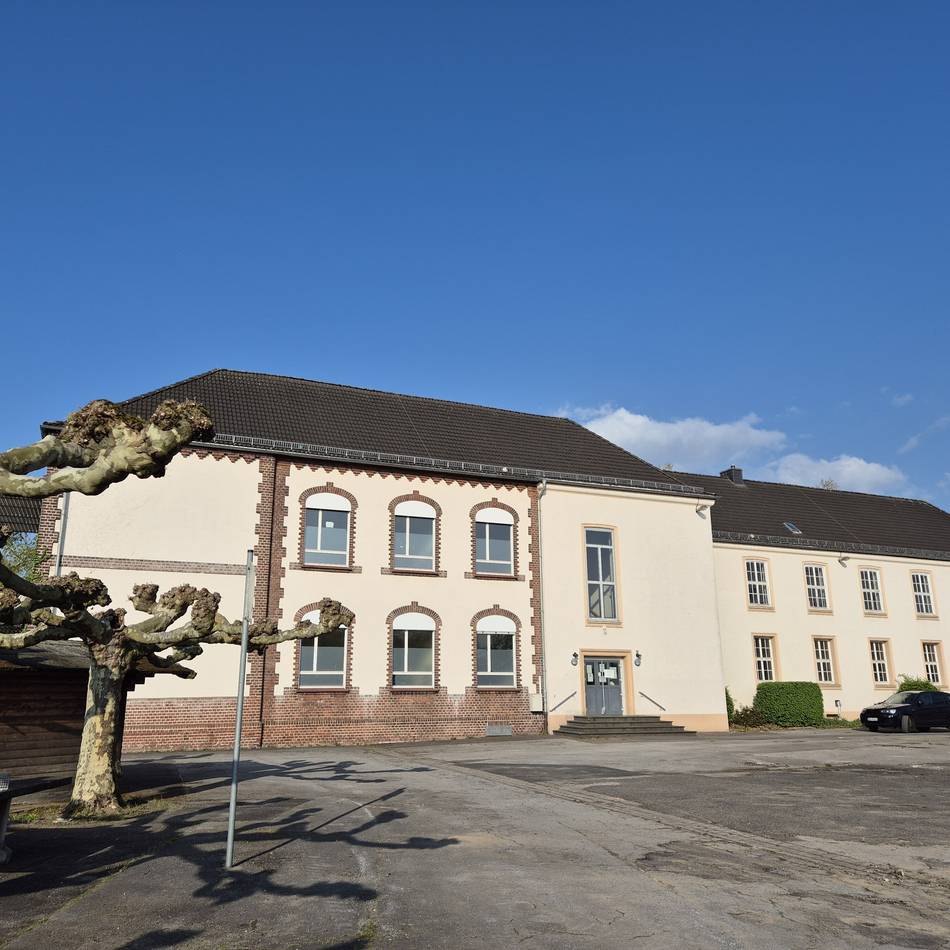 Umbaupläne in Meerbusch: Wie eine alte Grundschule zum „Haus der Bildung“ werden soll