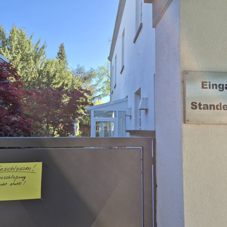 Kein Telefon, kein Internet: Technik-Ausfall legt Meerbuscher Standesamt lahm