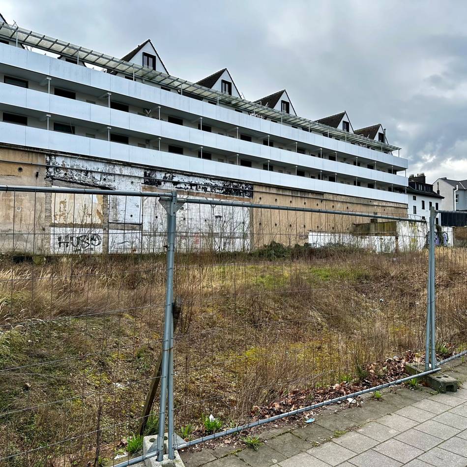 Fläche in Gladbach verwildert seit Jahren: Investor plant plötzlich wieder anders an der Aachener Straße