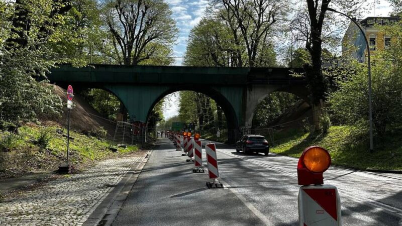 Bauarbeiten in Mönchengladbach: Straßen-Vollsperrung bei Abriss der Brücke Bettrather Straße