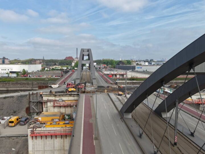 Mega-Baustelle in Duisburg: Tonnenschwere Brücke wird am Wochenende auf der Ruhr verschoben