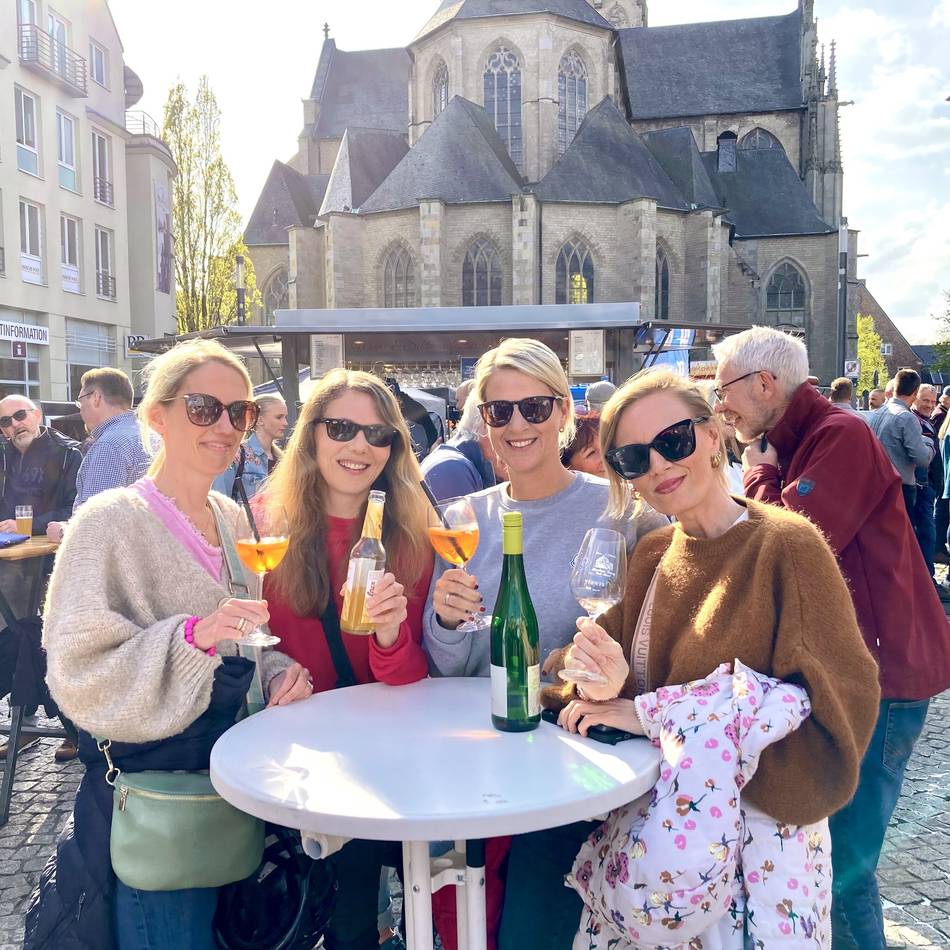 Veranstaltung in Wesel : Feierabendmarkt lockt Hunderte Besucher auf den Großen Markt
