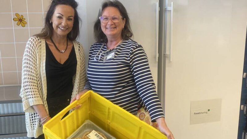 Nachhaltiger Umgang mit Essen: „Foodsharer“ verteilen überschüssiges Mittagessen aus den Grundschulen