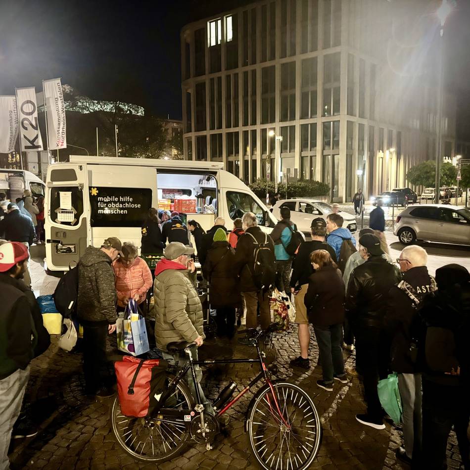 Nächstenhilfe in Düsseldorf : „Wir können hier keinen retten“ – Endlich eine warme Mahlzeit in der Nacht