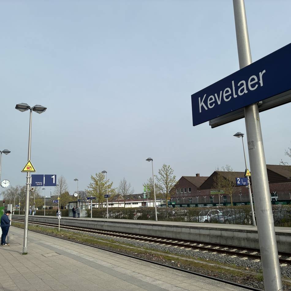 Situation beim RE10: „Zugausfälle beim Niersexpress sind existenzgefährdend“ – SPD tauscht sich mit Pendlern aus