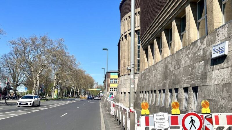Baudenkmal in Düsseldorf: Die Fassade am NRW-Forum bröckelt