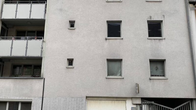 Ärger um Krefelder Obdachlosenunterkunft: „Ich habe Heroinspritzen in einem Baumbeet gefunden“