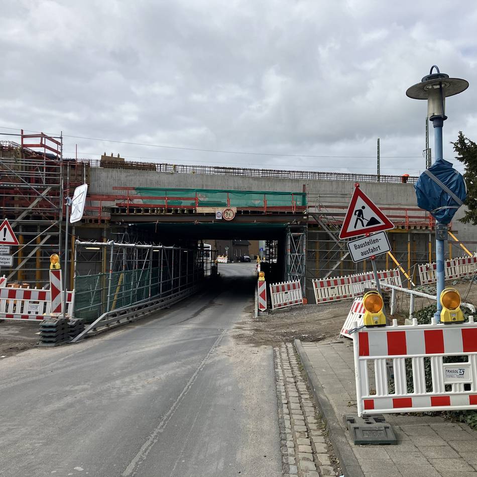 Ab 4. Mai: Bahnunterführungen in Friedrichsfeld gesperrt – das sind die Folgen