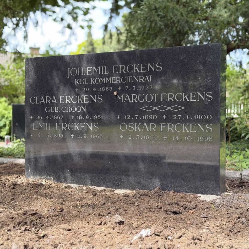 Politik in Grevenbroich: Ehrengrab für Familie Erckens umstritten