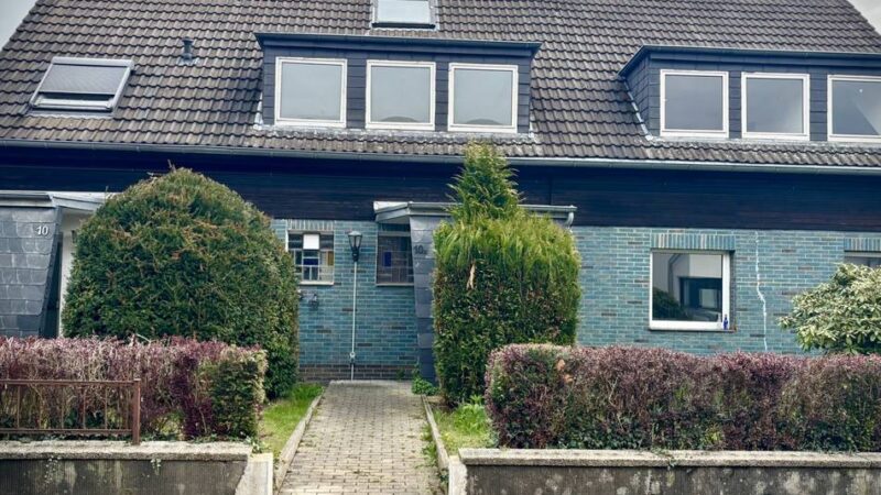 Immobilien in Düsseldorf: Zwei Geisterhäuser in Gerresheim – was sich hinter den Mauern abspielt