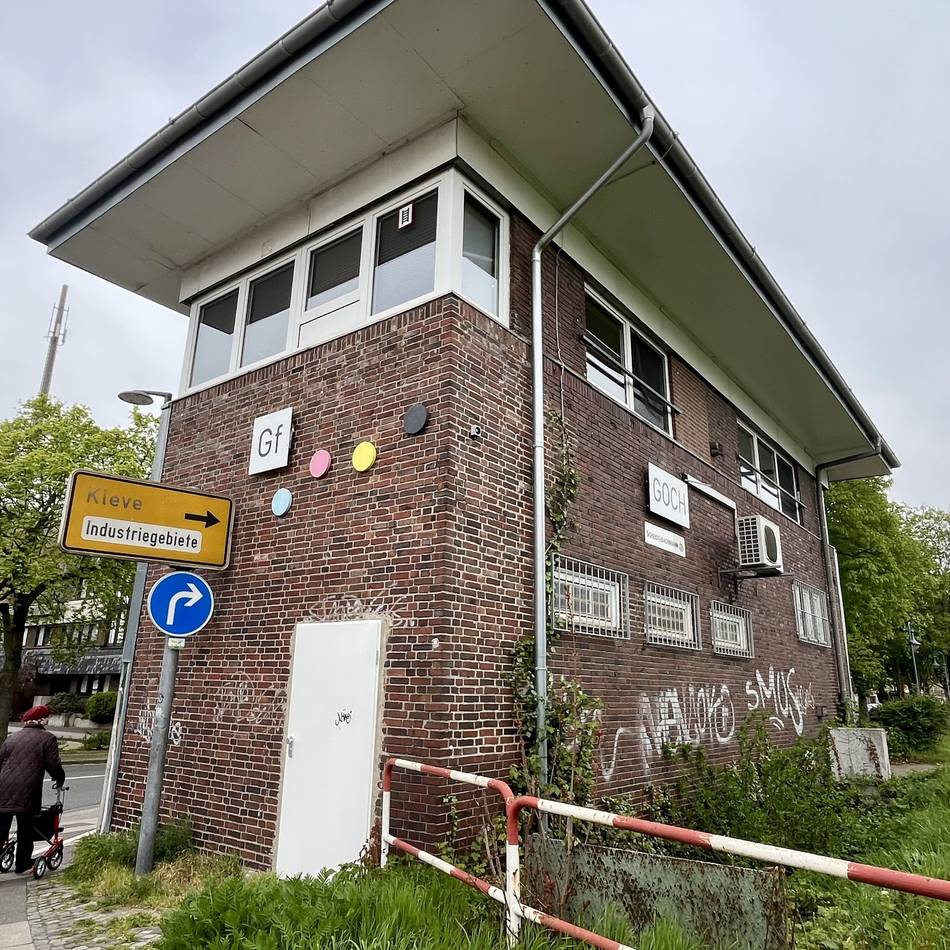 Mitarbeiter war krank: Niersexpress – wieder Zugausfall wegen unbesetzten Stellwerks in Goch